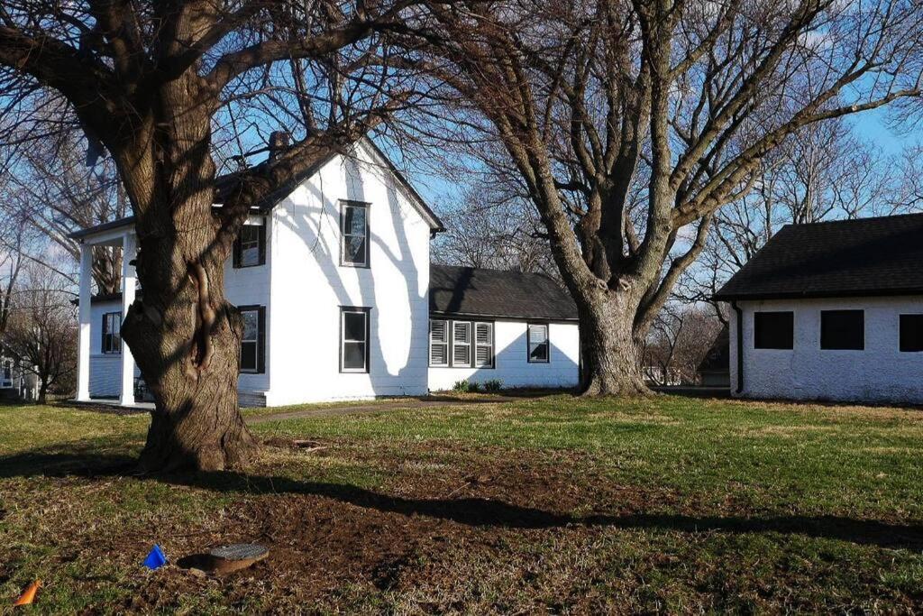 1908 Modern Farmhouse On Large Private Treed Lot Шони Экстерьер фото