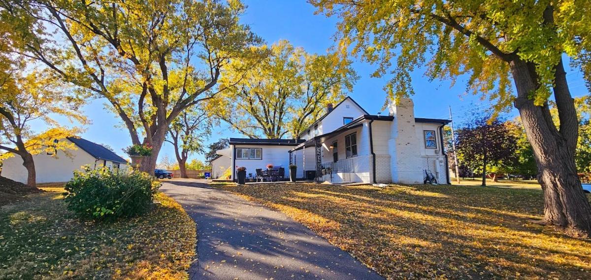 1908 Modern Farmhouse On Large Private Treed Lot Шони Экстерьер фото